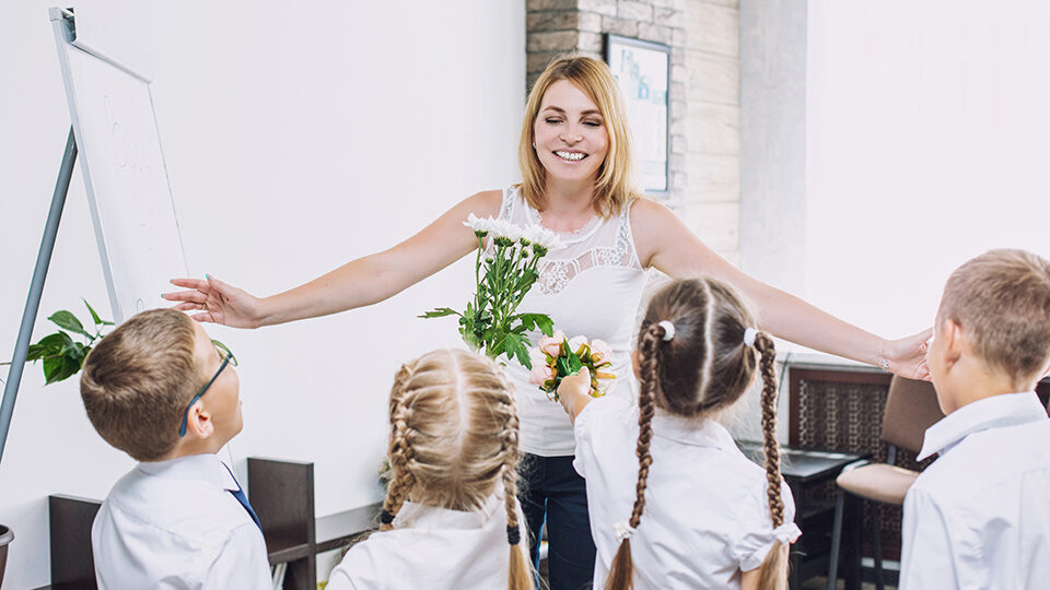 Что подарить учителю и ученику 1 сентября — полезные гаджеты