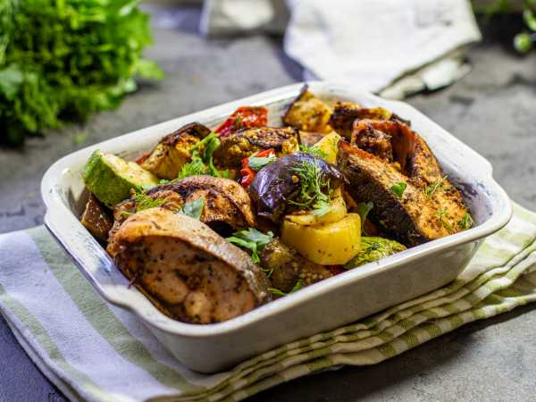 рыба с картошкой, приготовленная в аэрогриле