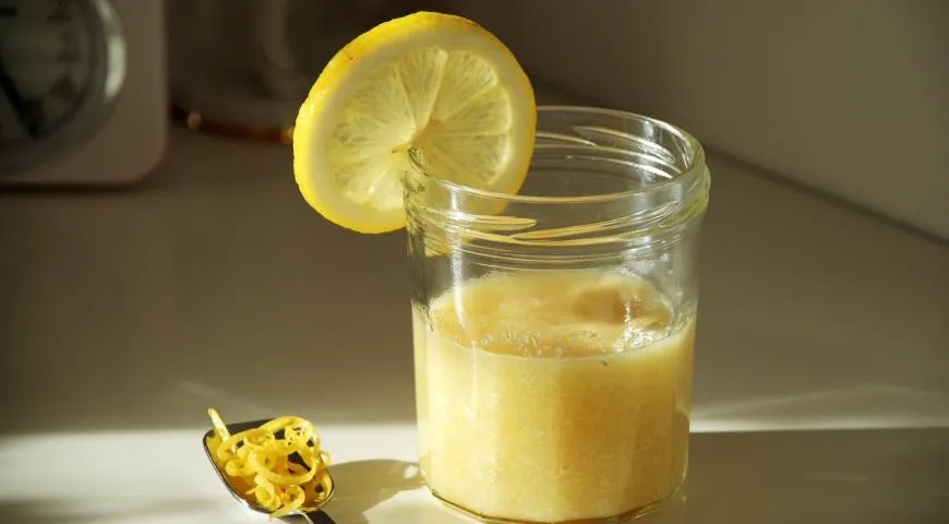Лимонно-медовый эликсир (лимоны, протёртые с сахаром)