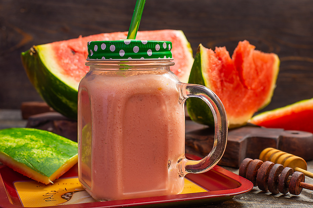 Смузи с арбузом и йогуртом (освежающий летний)