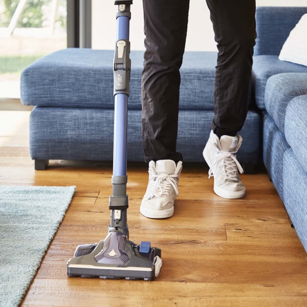 моющий вертикальный пылесос Tefal X-Force Flex 11.60 Aqua TY9890WO