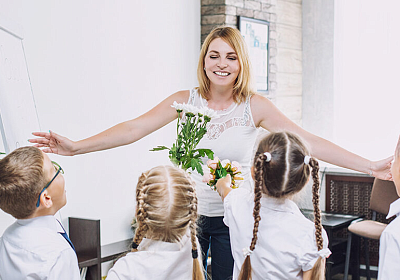 Что подарить учителю и ученику 1 сентября — полезные гаджеты