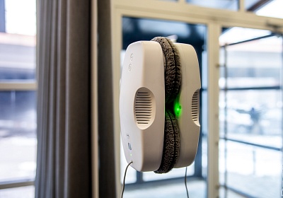 Чем эффективно помыть окна в доме самостоятельно — лучшие устройства в 2025 году